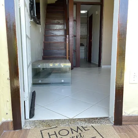 Casa em Bairro Nobre a 5 Minutos da Praia-2